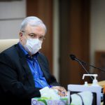 وزیر بهداشت از پروتکل شکنان انتقاد کرد
